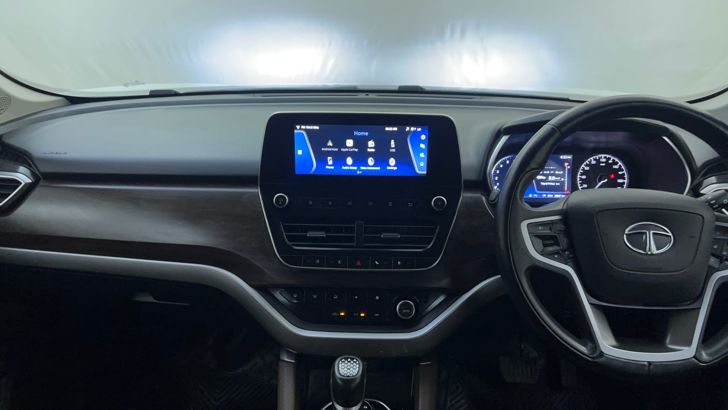 Used 2021 Tata Harrier XZA Plus Dual Tone Diesel Automatic interior MUSIC SYSTEM & AC CONTROL VIEW