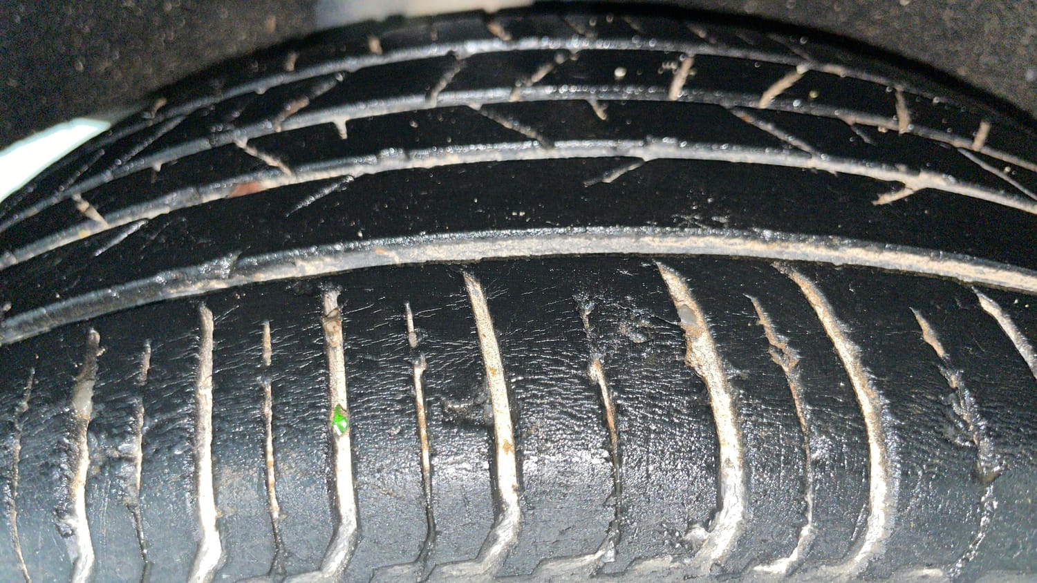 Used 2021 Maruti Suzuki Baleno Zeta Petrol Manual tyres RIGHT REAR TYRE TREAD VIEW