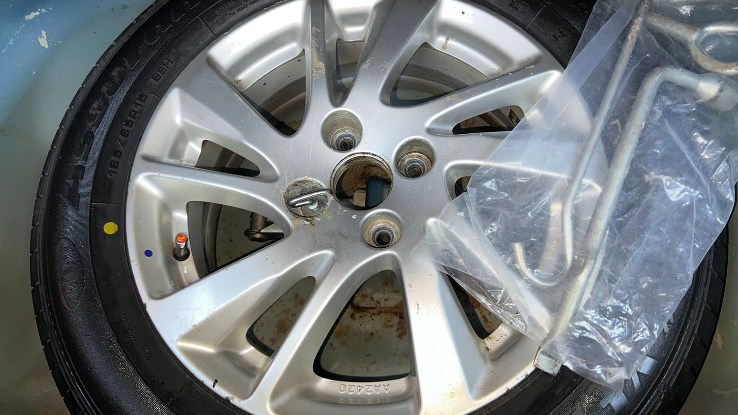 Used 2012 Maruti Suzuki Swift ZDi Diesel Manual tyres SPARE TYRE VIEW