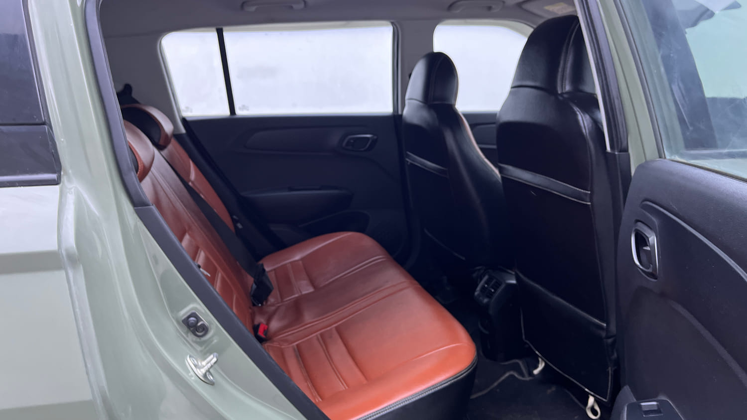 Used 2023 Hyundai Exter SX (O) Connect 1.2 AMT Dual Tone Petrol Automatic interior RIGHT SIDE REAR DOOR CABIN VIEW
