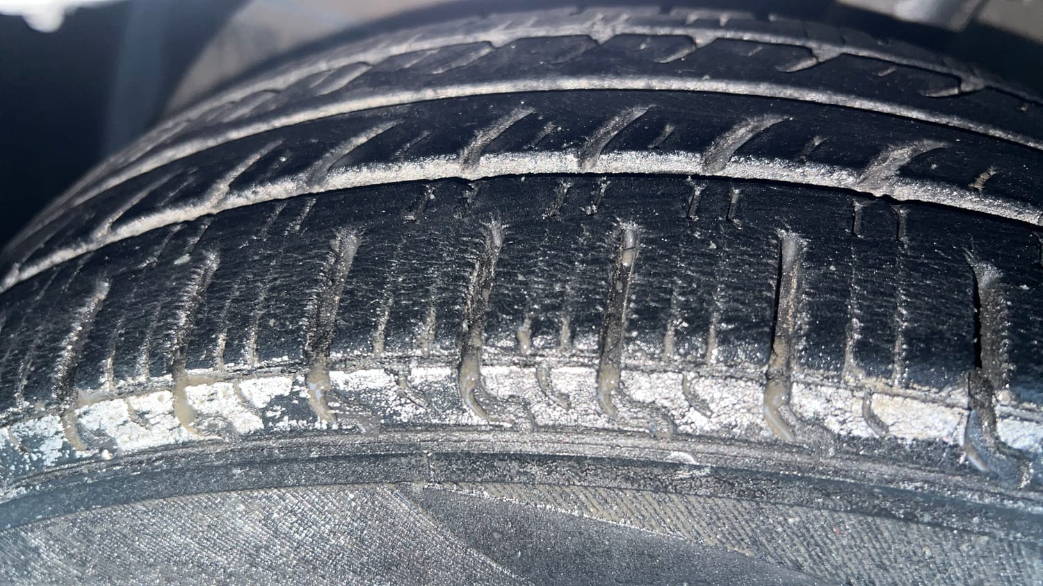 Used 2017 Hyundai Grand i10 Sportz 1.2 Kappa VTVT Petrol Manual tyres LEFT FRONT TYRE TREAD VIEW