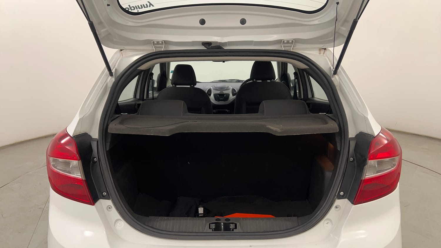 Used 2018 Ford Figo Titanium 1.2 Ti-VCT Petrol Manual interior DICKY INSIDE VIEW