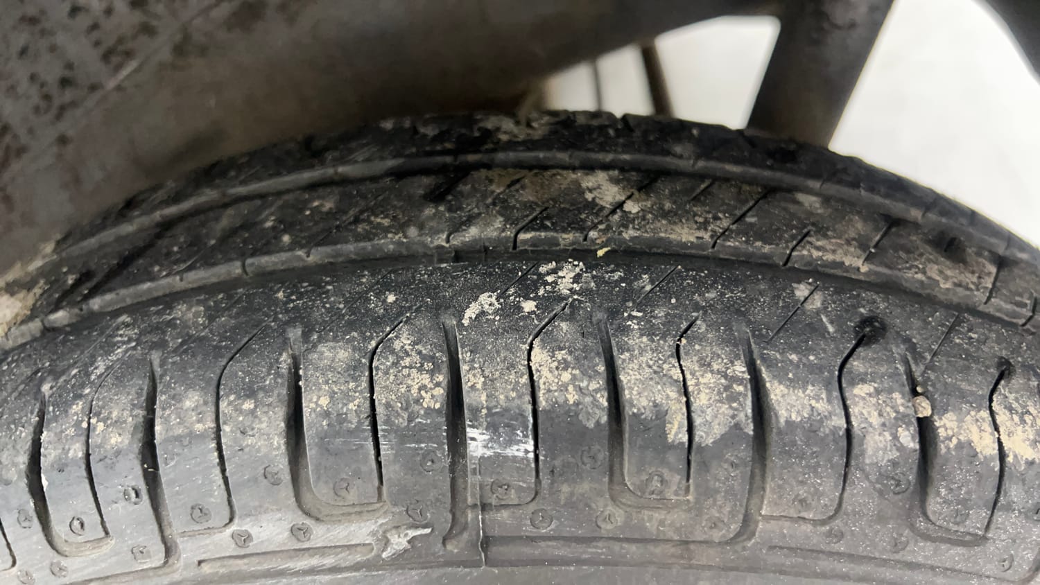 Used 2014 Maruti Suzuki Wagon R LXI CNG Cng Manual tyres LEFT REAR TYRE TREAD VIEW