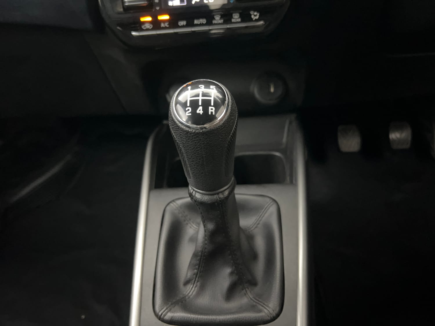 Used 2022 Maruti Suzuki Baleno Zeta MT Petrol Manual interior GEAR  KNOB VIEW