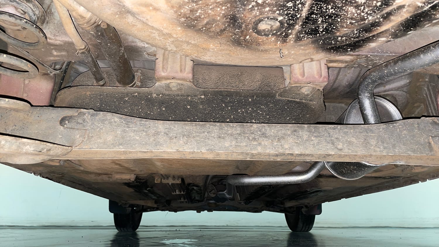 Used 2014 Datsun GO T Petrol Manual extra REAR UNDERBODY VIEW (TAKEN FROM REAR)
