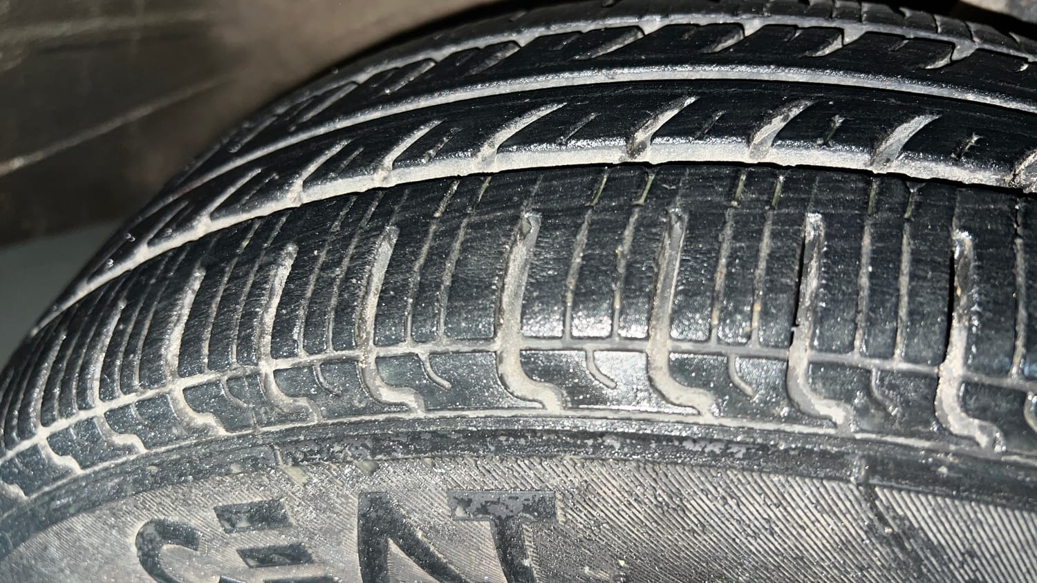 Used 2020 Maruti Suzuki Wagon R 1.0 VXi (O) 1.0 AMT Petrol Automatic tyres RIGHT FRONT TYRE TREAD VIEW