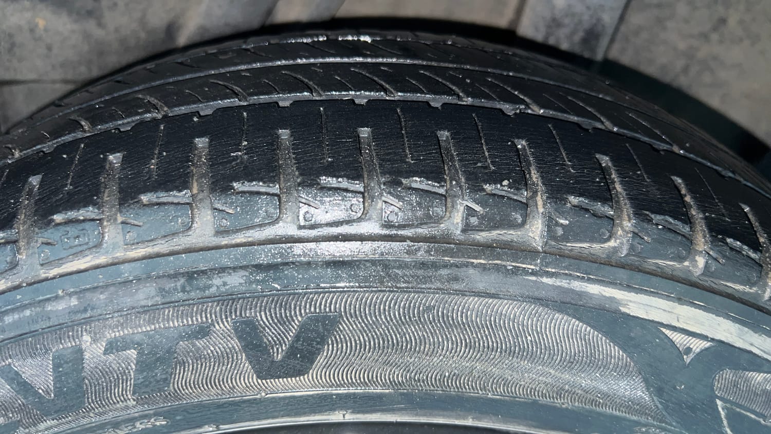 Used 2019 Honda City V Petrol Petrol Manual tyres LEFT REAR TYRE TREAD VIEW