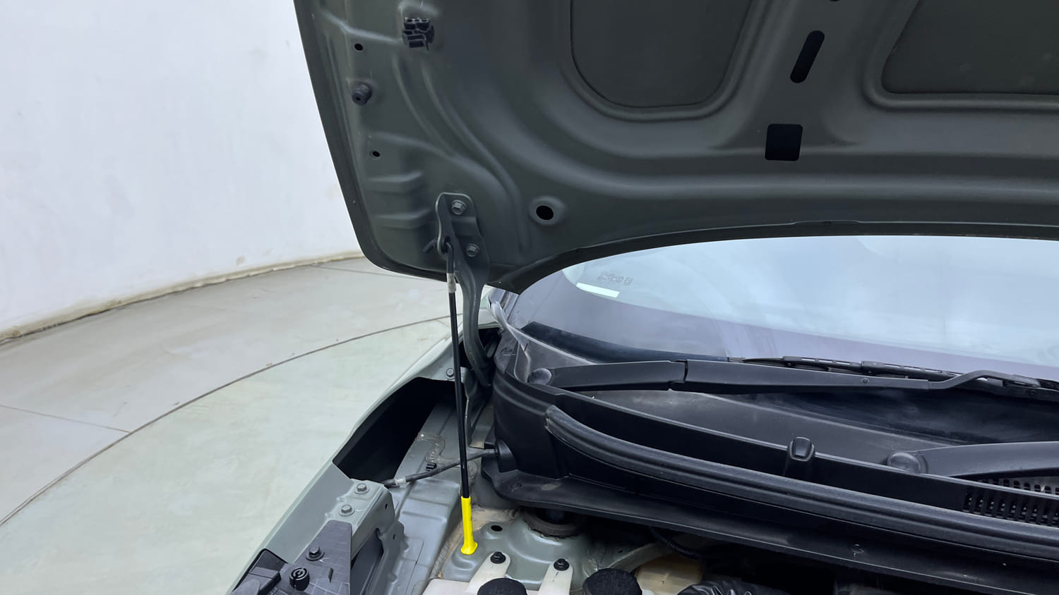Used 2023 Hyundai Exter SX (O) Connect 1.2 AMT Dual Tone Petrol Automatic engine ENGINE RIGHT SIDE HINGE & APRON VIEW