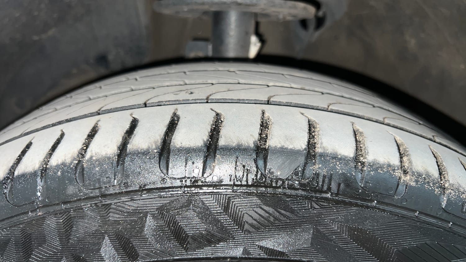 Used 2022 Maruti Suzuki Baleno Zeta MT Petrol Manual tyres LEFT FRONT TYRE TREAD VIEW