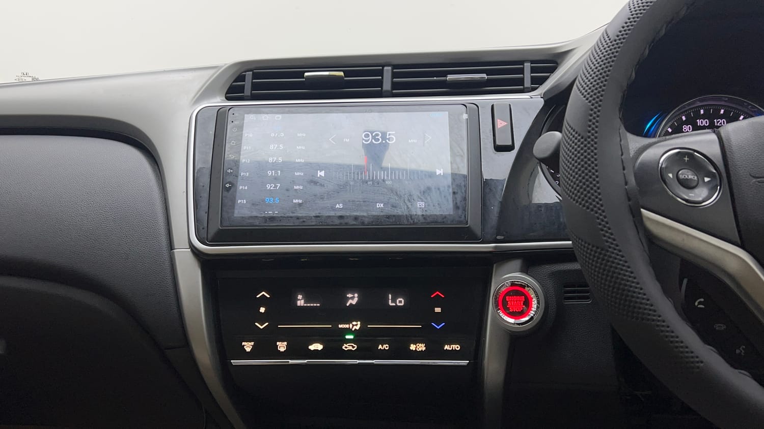 Used 2019 Honda City V Petrol Petrol Manual interior MUSIC SYSTEM & AC CONTROL VIEW
