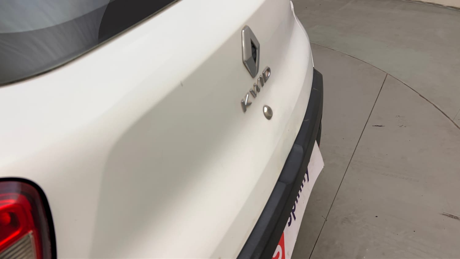 Used 2018 renault Kwid 1.0 RXL Anniversary Edition Petrol Manual dents MINOR DENT