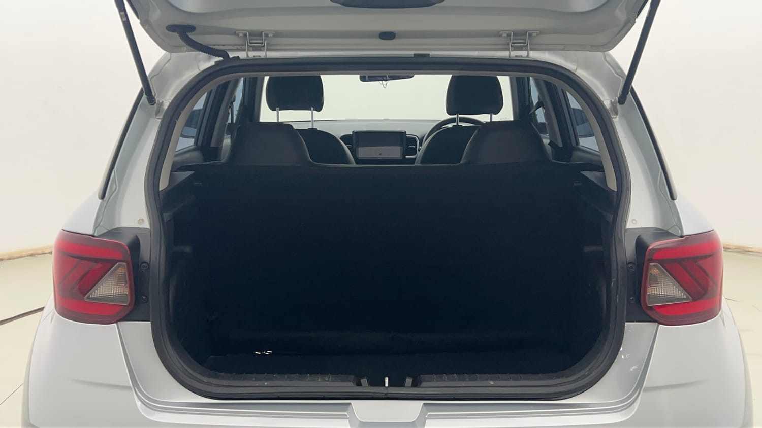 Used 2022 Hyundai Venue S 1.2 Petrol Petrol Manual interior DICKY INSIDE VIEW