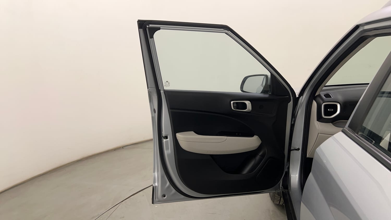 Used 2023 Hyundai Venue SX (O) 1.0 Turbo DCT Petrol Automatic interior LEFT FRONT DOOR OPEN VIEW