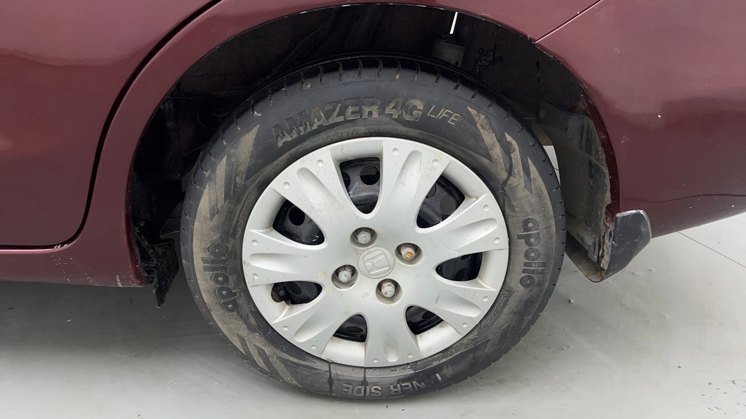 Used 2016 Honda Amaze 1.2 S i-VTEC Petrol Manual tyres LEFT REAR TYRE RIM VIEW