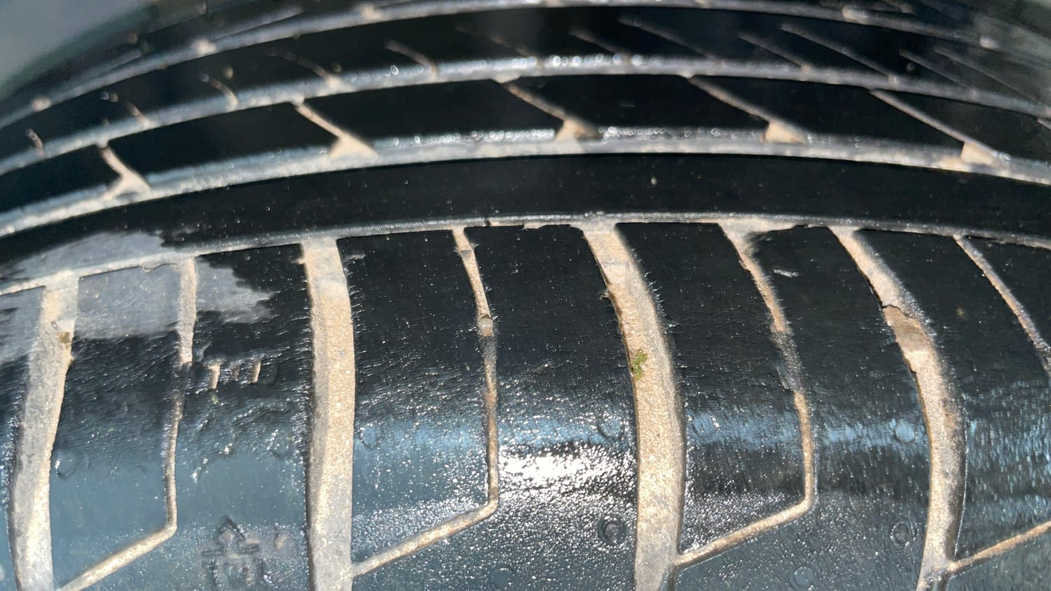 Used 2025 Hyundai Creta 1.5 MPi Petrol MT SX(O) Petrol Manual tyres LEFT FRONT TYRE TREAD VIEW