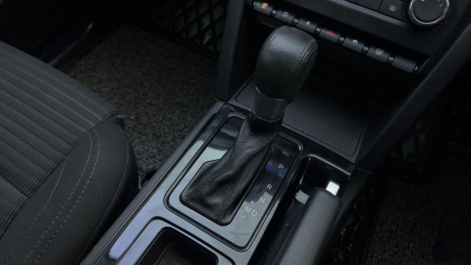 Used 2024 Mahindra XUV700 AX 5 Petrol AT 5 STR Petrol Automatic interior GEAR  KNOB VIEW