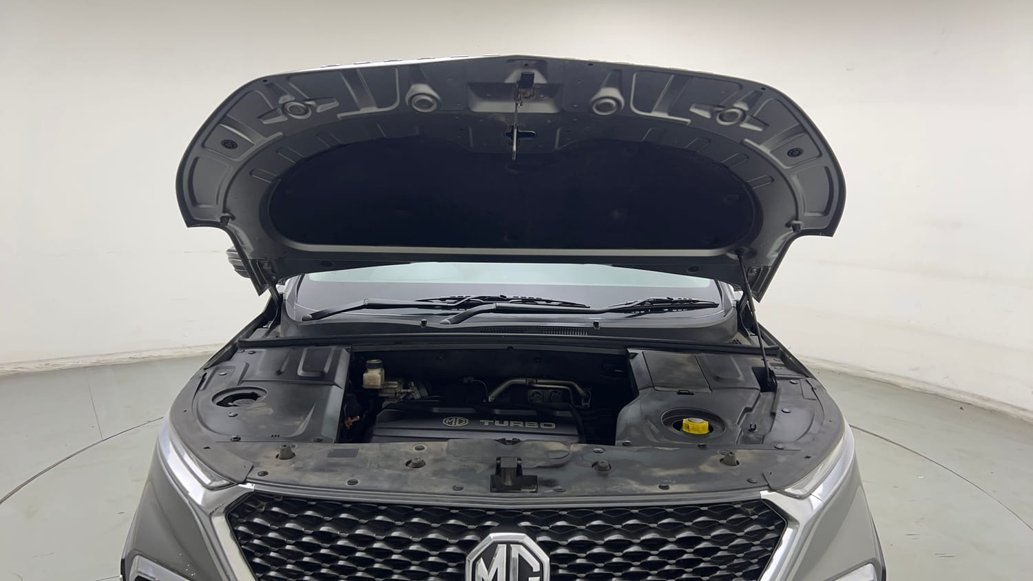Used 2019 MG Motors Hector Sharp 1.5 DCT Petrol Petrol Automatic engine ENGINE & BONNET OPEN FRONT VIEW