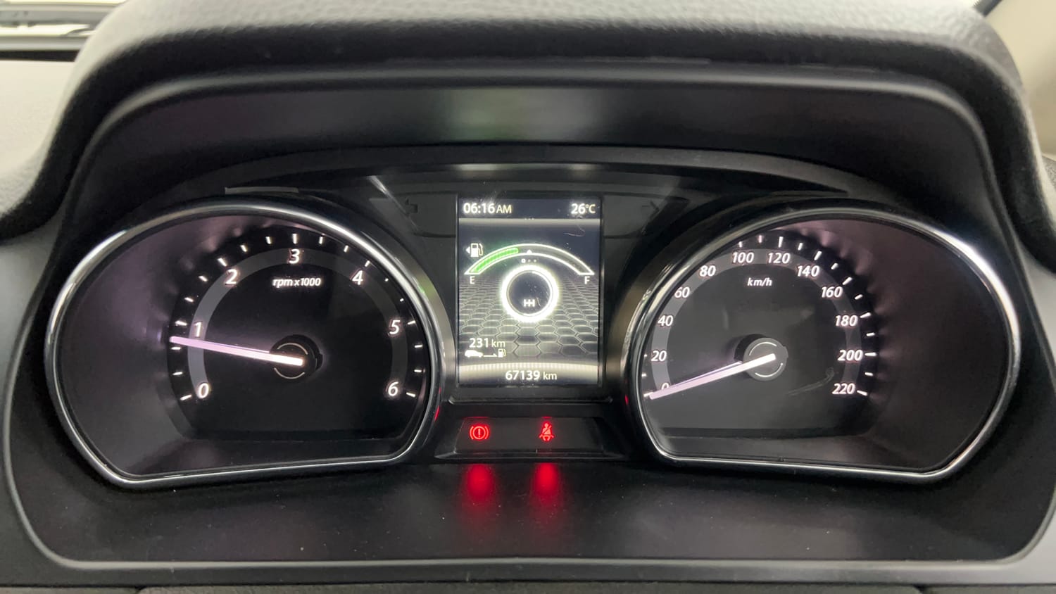 Used 2018 Tata Hexa XE 4x2 7 STR Diesel Manual interior CLUSTERMETER VIEW