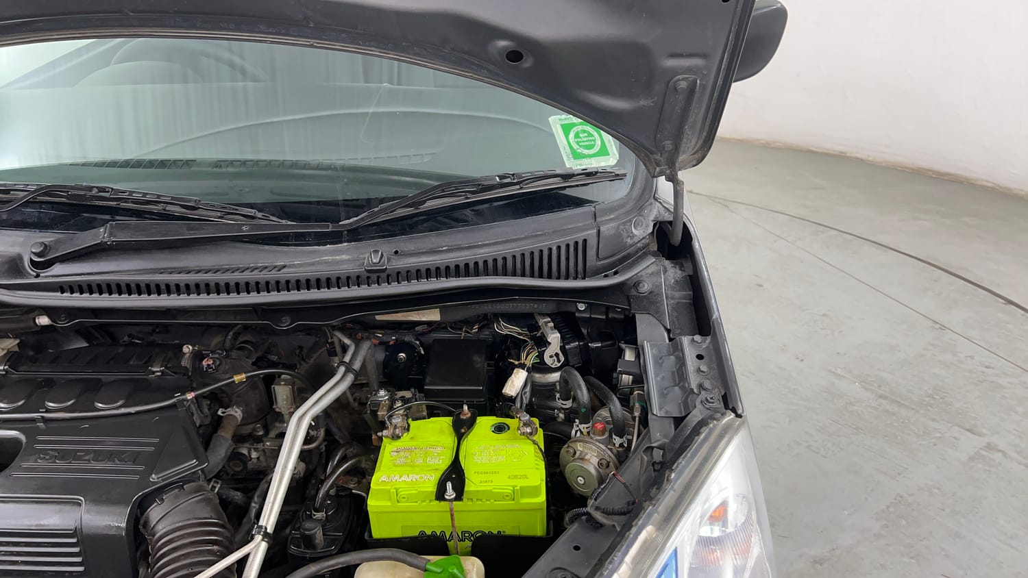 Used 2014 Maruti Suzuki Wagon R LXI CNG Cng Manual engine ENGINE LEFT SIDE HINGE & APRON VIEW