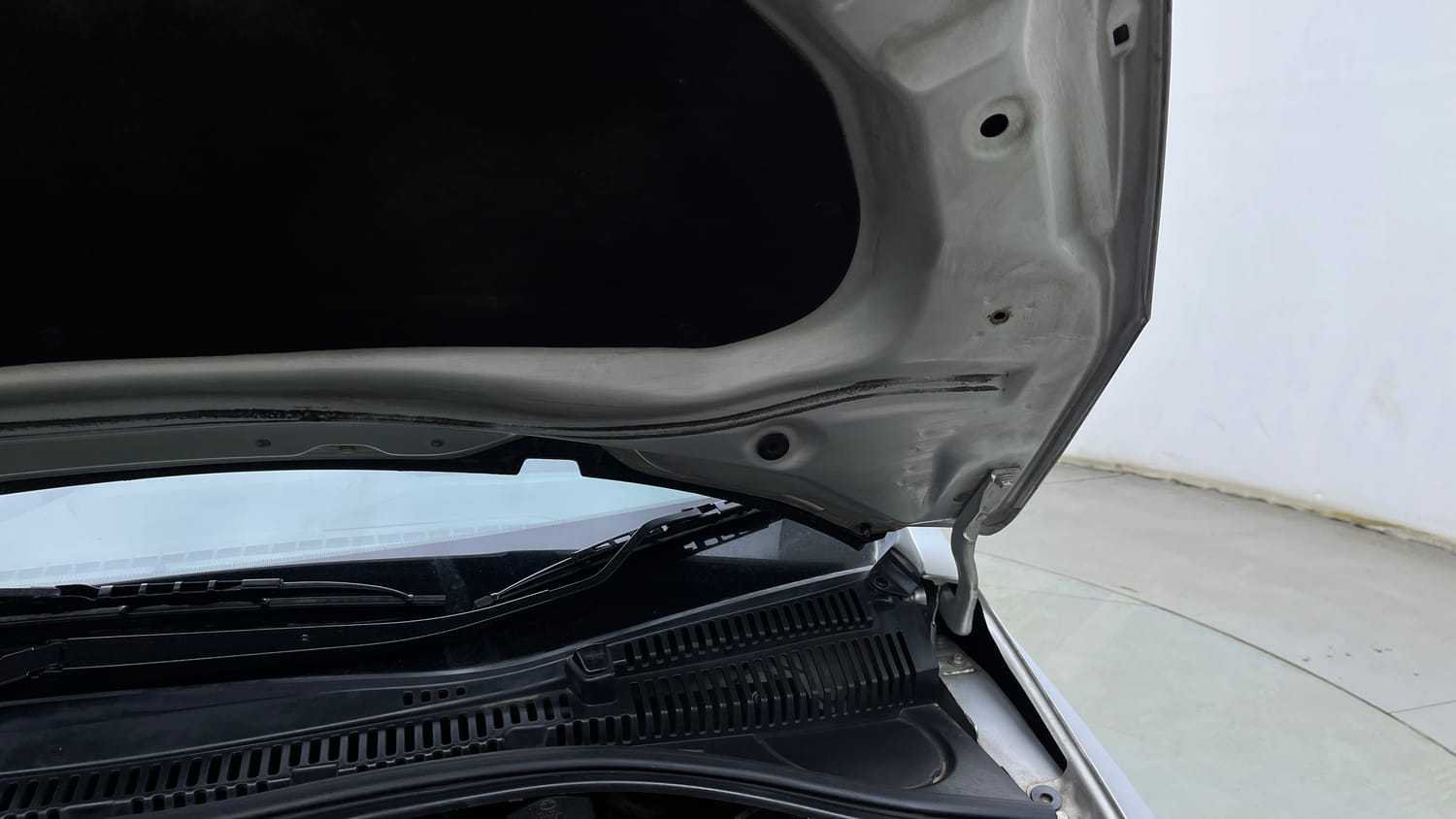 Used 2021 Tata Tigor XZ Plus Petrol Manual engine ENGINE LEFT SIDE HINGE & APRON VIEW