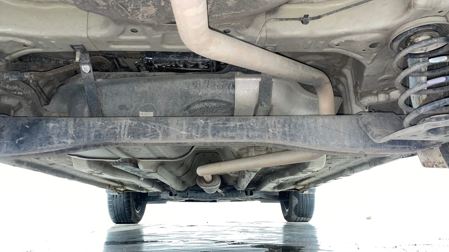 Used 2025 Hyundai Creta 1.5 MPi Petrol MT SX(O) Petrol Manual extra REAR UNDERBODY VIEW (TAKEN FROM REAR)