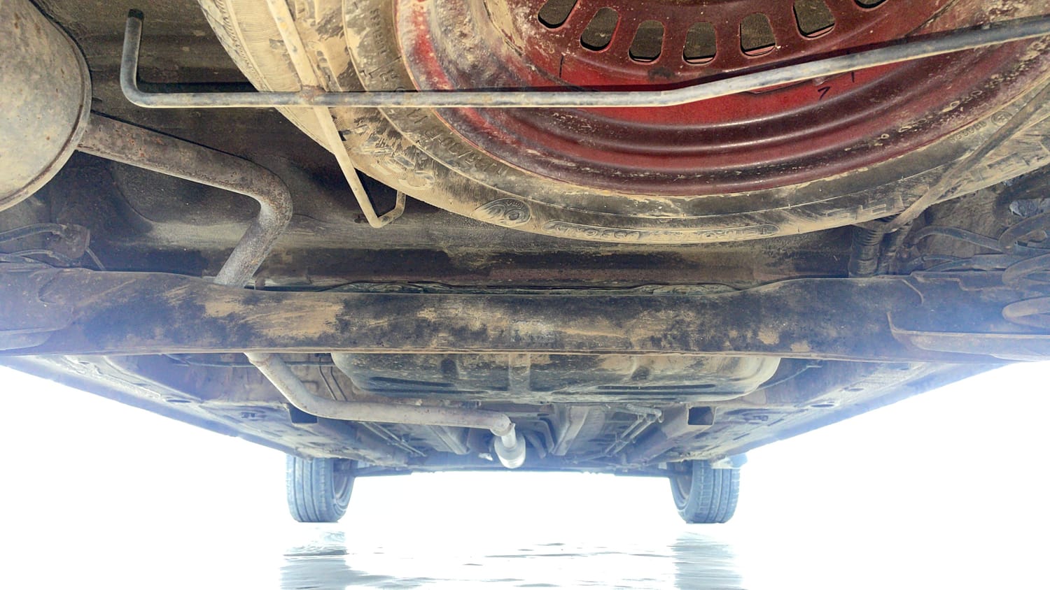 Used 2020 Renault Triber RXZ Petrol Manual extra REAR UNDERBODY VIEW (TAKEN FROM REAR)