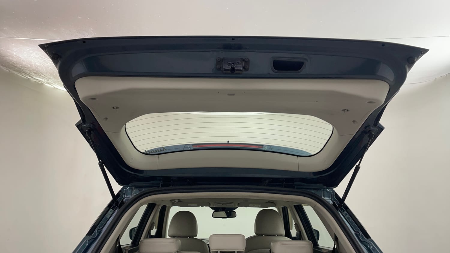 Used 2022 Mahindra XUV 300 W8 (O) 1.5 Diesel AMT Diesel Automatic interior DICKY DOOR OPEN VIEW
