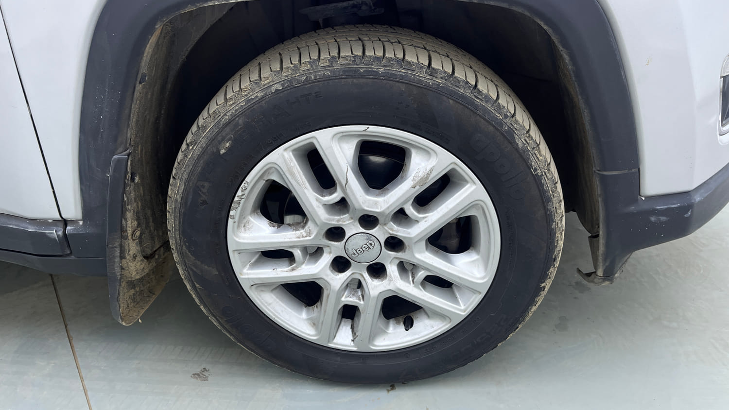 Used 2018 Jeep Compass Limited (O) 2.0 Diesel Diesel Manual tyres RIGHT FRONT TYRE RIM VIEW