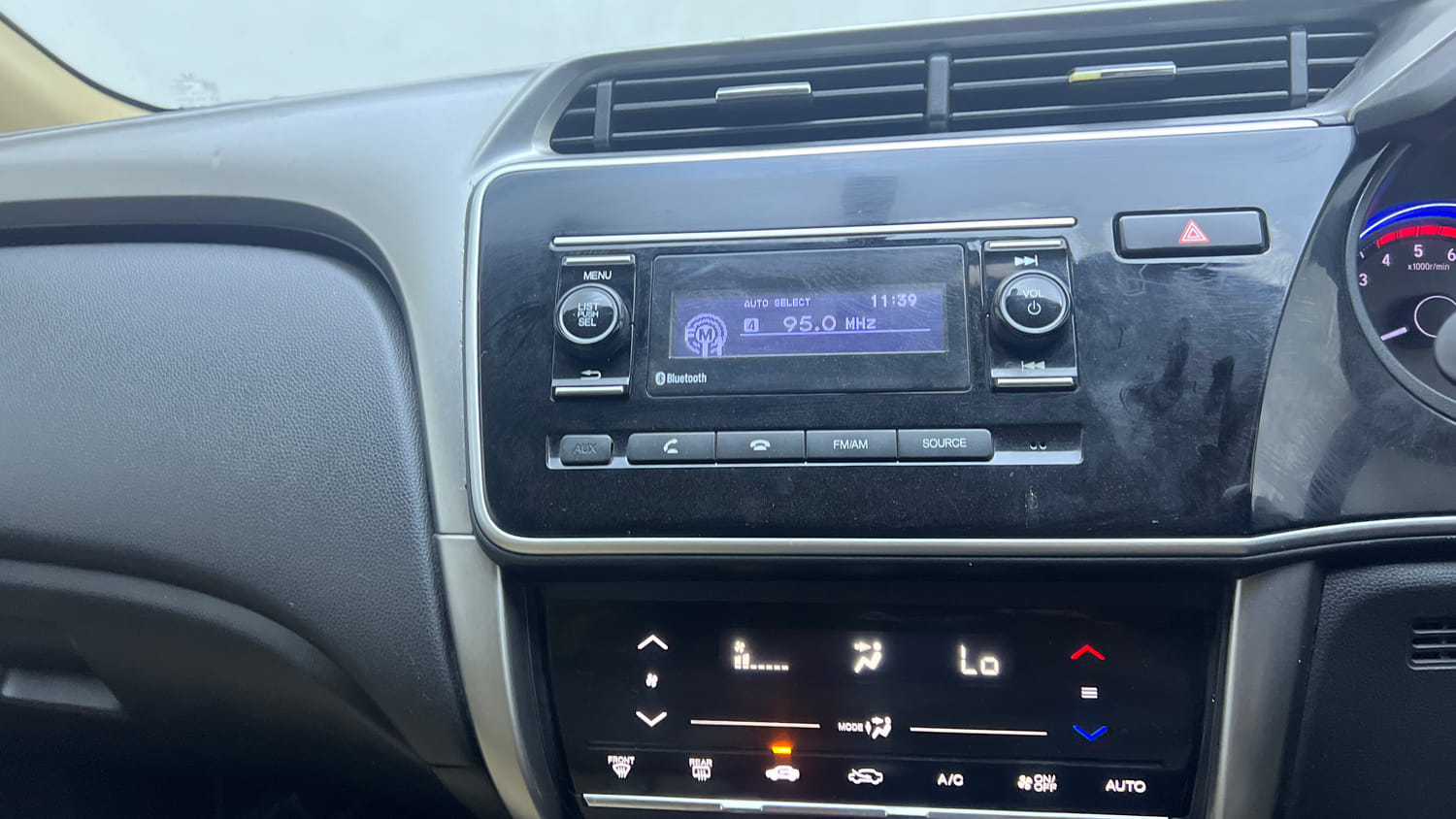 Used 2014 Honda City SV Diesel Diesel Manual interior MUSIC SYSTEM & AC CONTROL VIEW