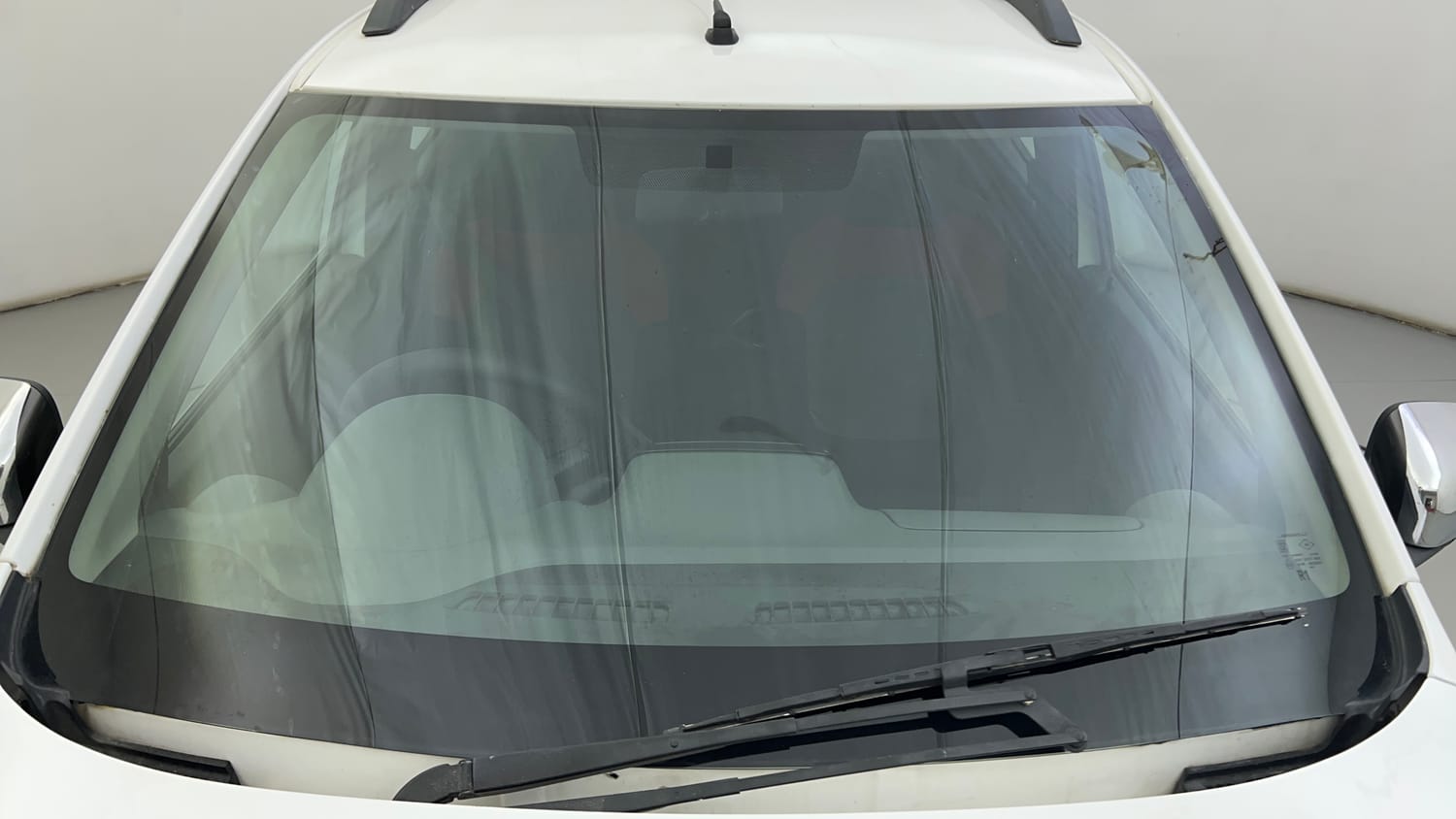 Used 2018 Renault Kwid RXT (O) 1.0 SCE Edition Petrol Manual exterior FRONT WINDSHIELD VIEW