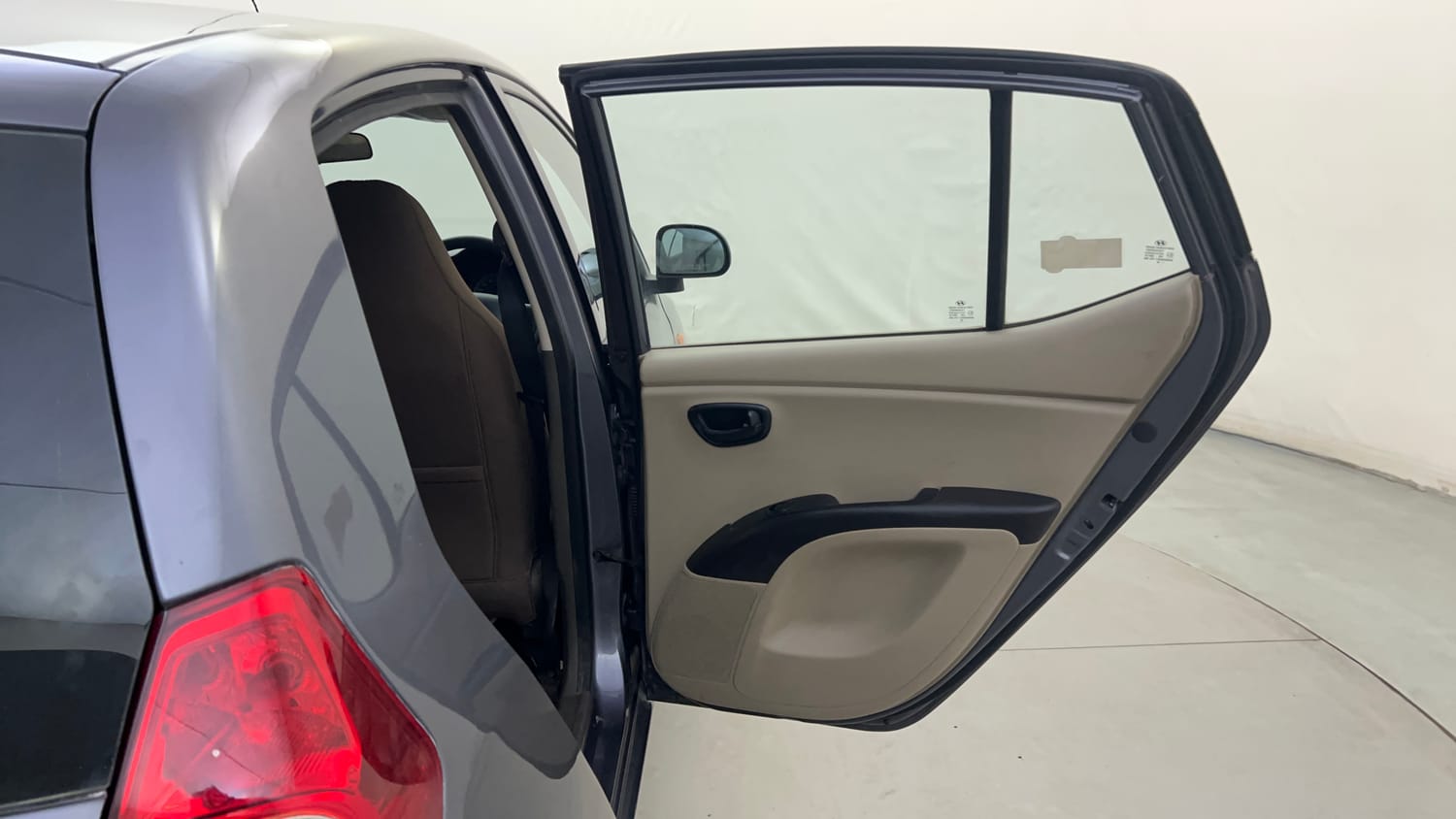 Used 2015 Hyundai i10 Magna 1.1 iRDE2 Petrol Manual interior RIGHT REAR DOOR OPEN VIEW