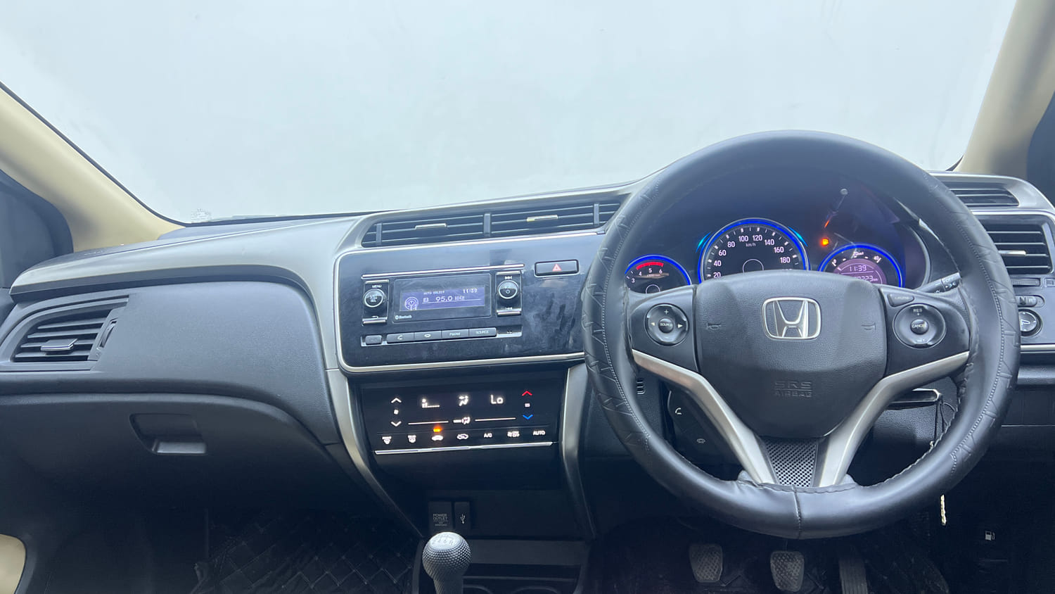 Used 2014 Honda City SV Diesel Diesel Manual interior DASHBOARD VIEW