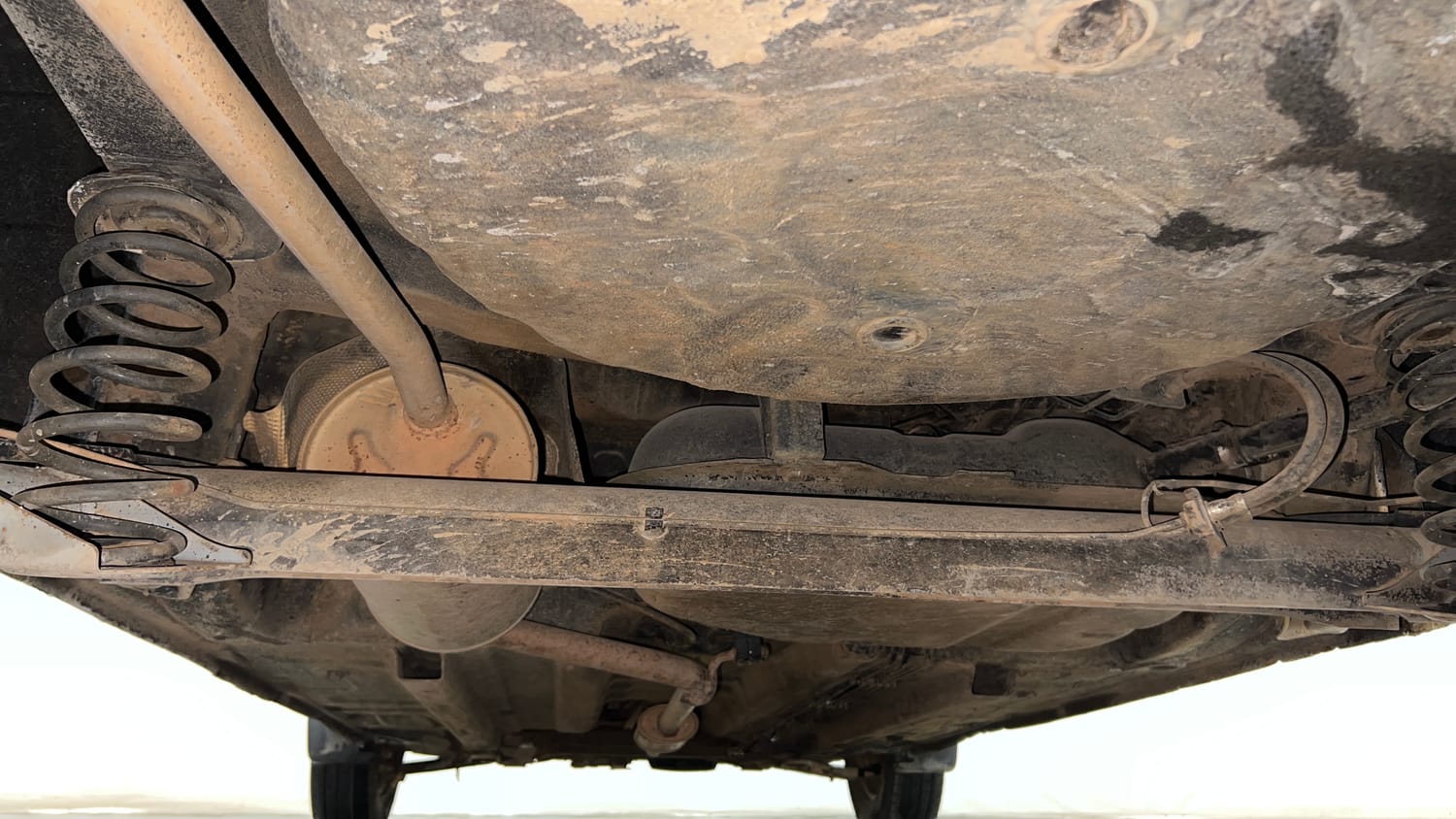 Used 2018 renault Kwid 1.0 RXL Anniversary Edition Petrol Manual extra REAR UNDERBODY VIEW (TAKEN FROM REAR)