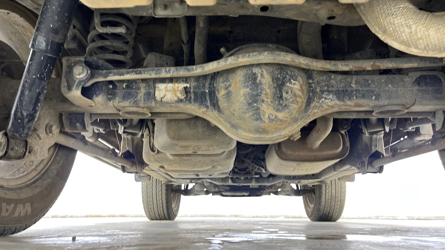 Used 2021 mahindra Thar LX Hard Top Diesel AT 4WD Diesel Automatic extra REAR UNDERBODY VIEW (TAKEN FROM REAR)