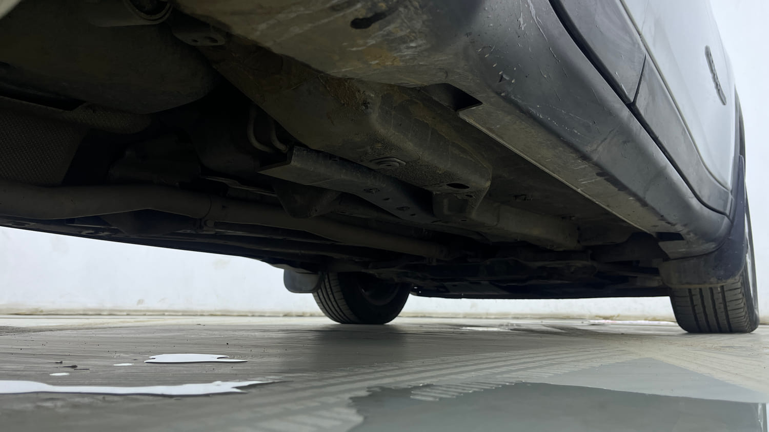 Used 2018 Jeep Compass Limited (O) 2.0 Diesel Diesel Manual extra REAR RIGHT UNDERBODY VIEW