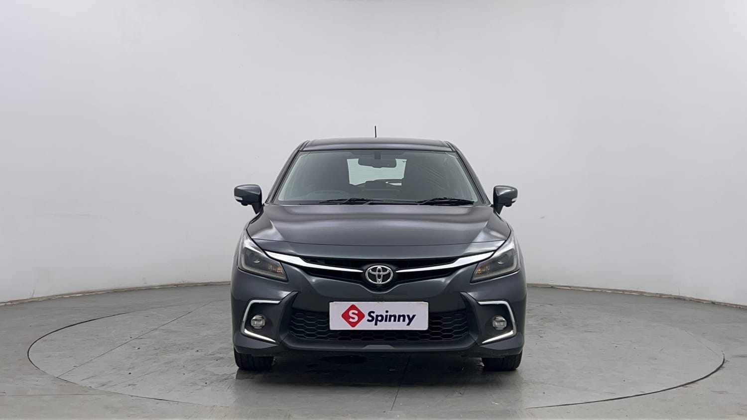 Used 2024 Toyota Glanza V AMT Petrol Automatic exterior FRONT VIEW