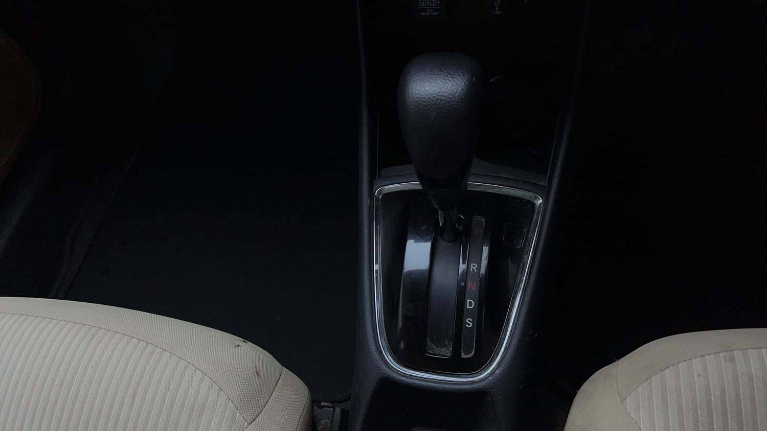 Used 2020 Honda Amaze 1.2 S CVT Petrol Petrol Automatic interior GEAR  KNOB VIEW