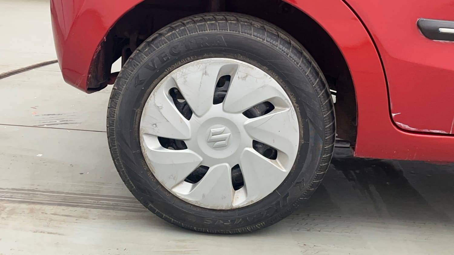 Used 2017 Maruti Suzuki Celerio VXi Petrol Manual tyres RIGHT REAR TYRE RIM VIEW