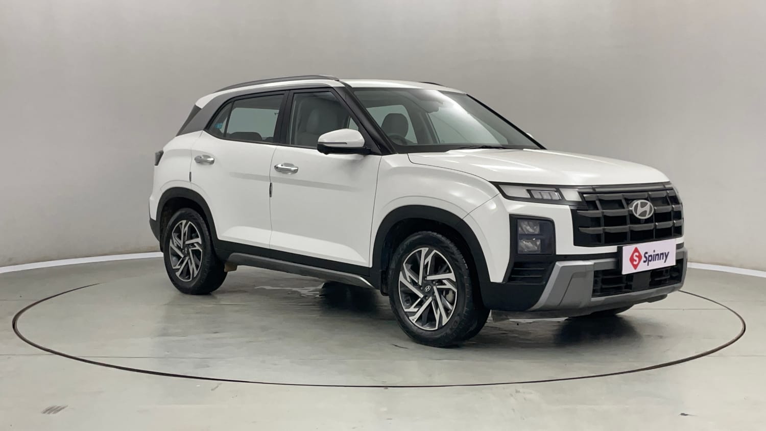 Used 2025 Hyundai Creta 1.5 MPi Petrol MT SX(O) Petrol Manual exterior RIGHT FRONT CORNER VIEW