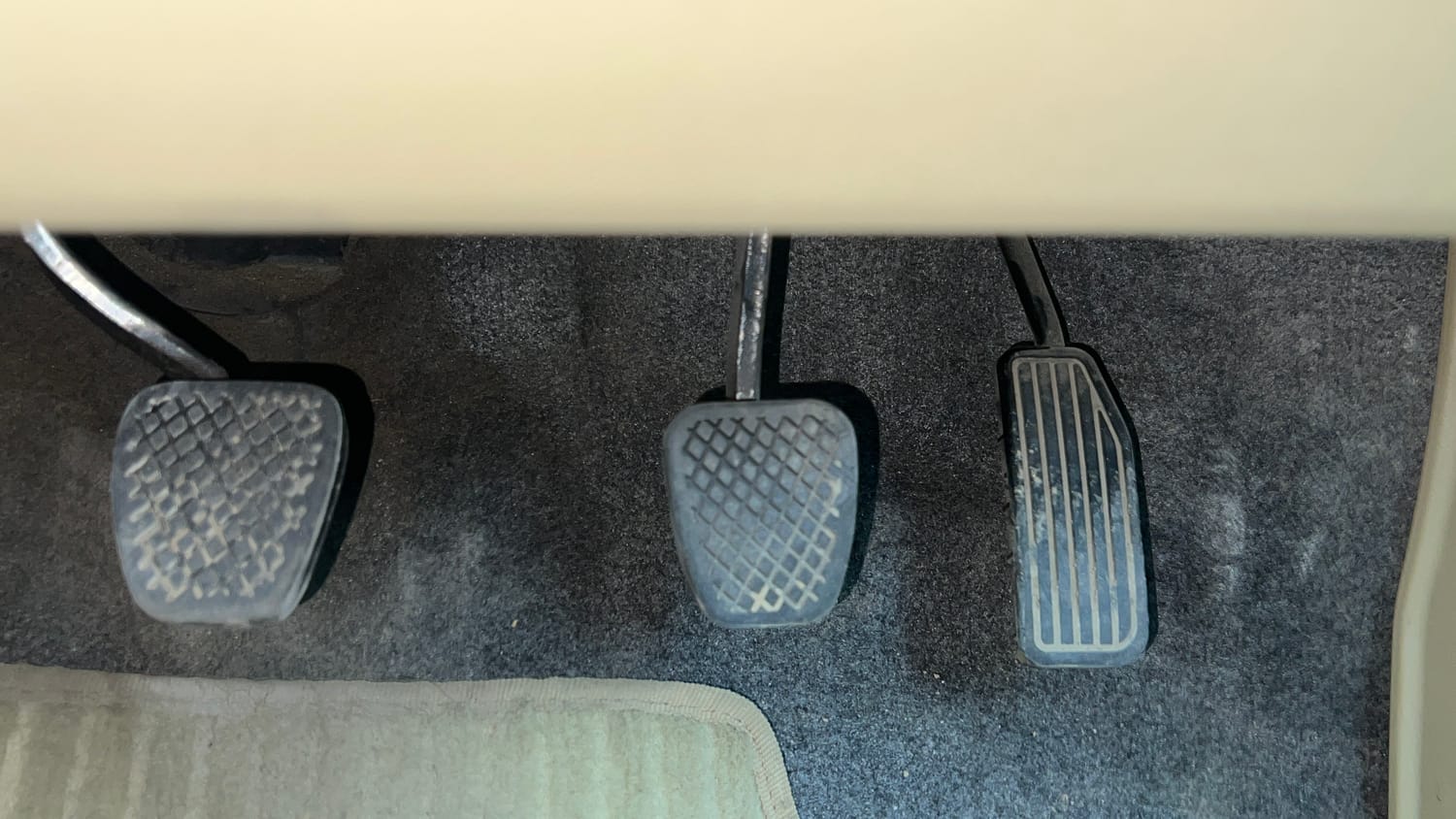 Used 2016 Honda Amaze 1.2 S i-VTEC Petrol Manual interior PEDALS VIEW