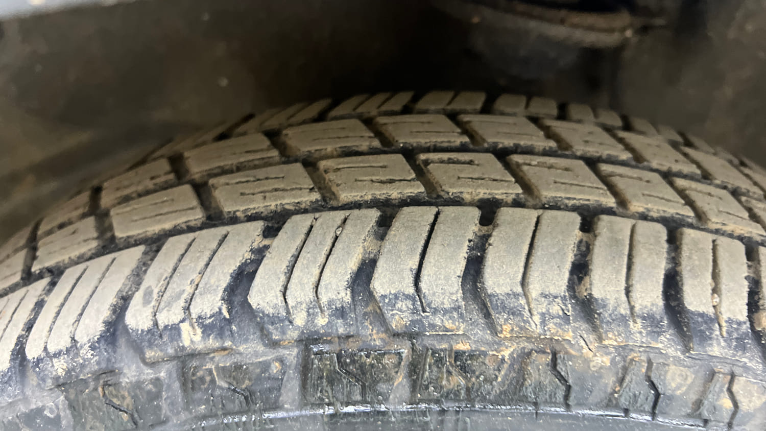 Used 2020 Maruti Suzuki Alto 800 VXi Petrol Manual tyres LEFT FRONT TYRE TREAD VIEW