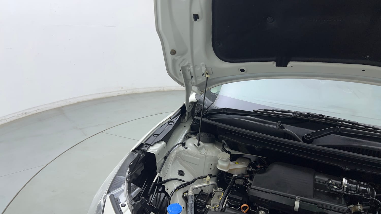 Used 2024 Maruti Suzuki Baleno Sigma MT Petrol Manual engine ENGINE RIGHT SIDE HINGE & APRON VIEW