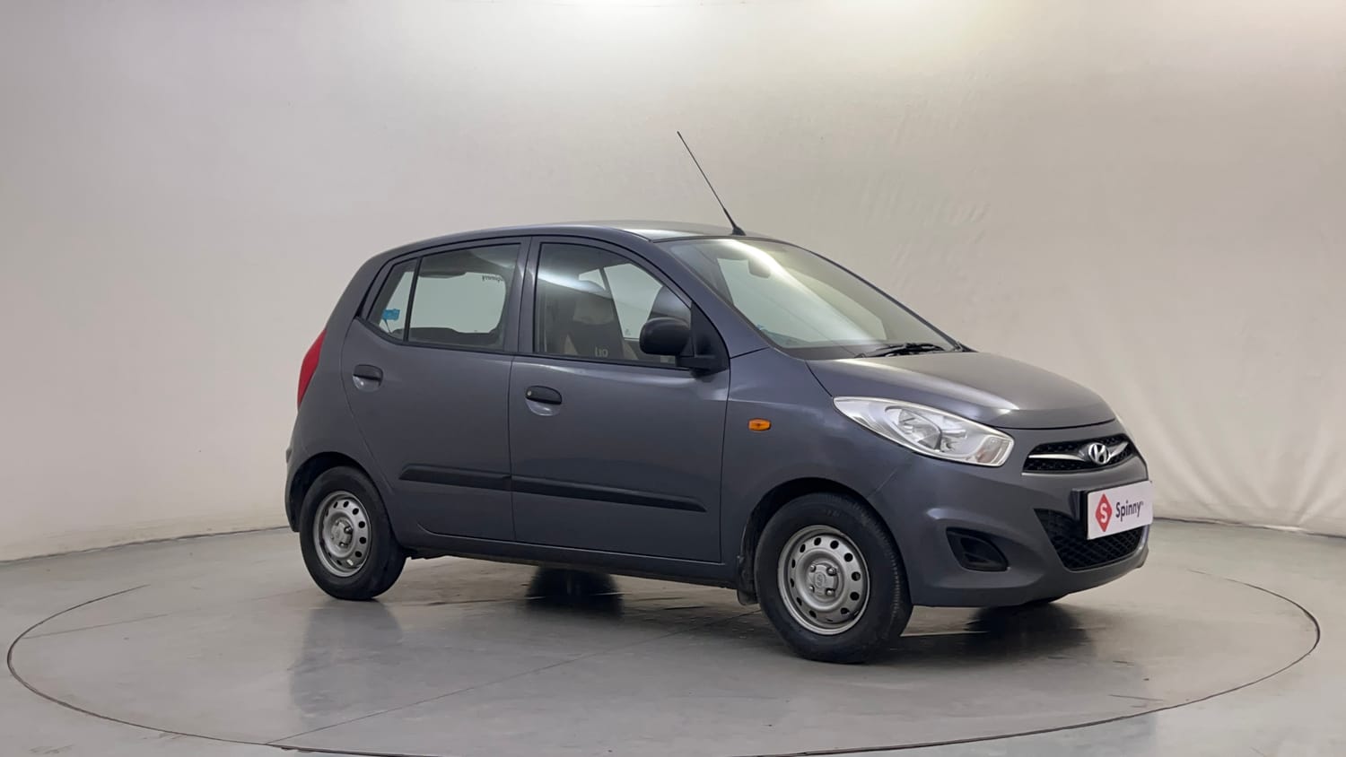 Used 2015 Hyundai i10 Magna 1.1 iRDE2 Petrol Manual exterior RIGHT FRONT CORNER VIEW