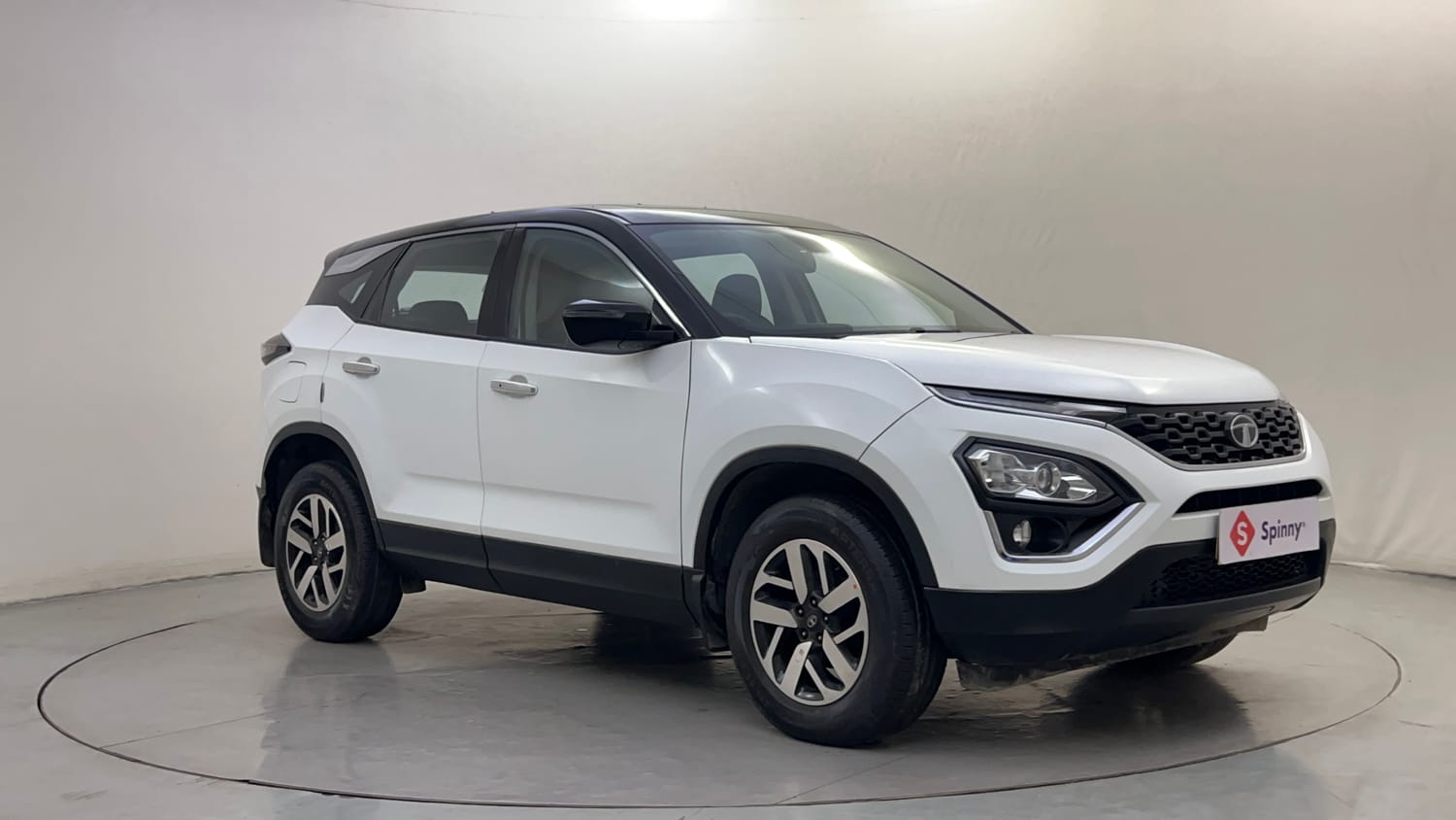 Used 2021 Tata Harrier XZA Plus Dual Tone Diesel Automatic exterior RIGHT FRONT CORNER VIEW