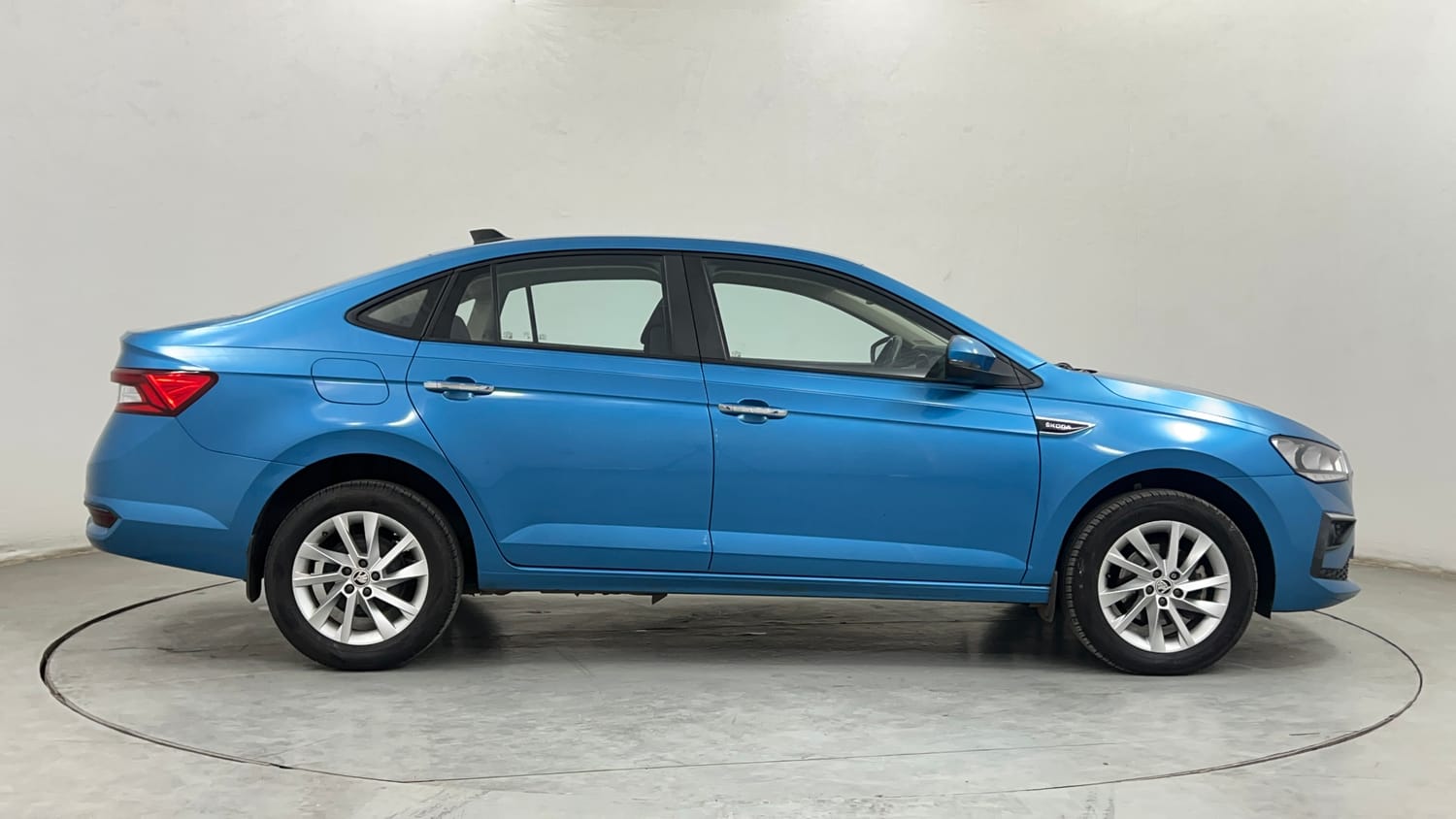 Used 2024 Skoda Slavia Ambition 1.0L TSI AT Petrol Automatic exterior RIGHT SIDE VIEW