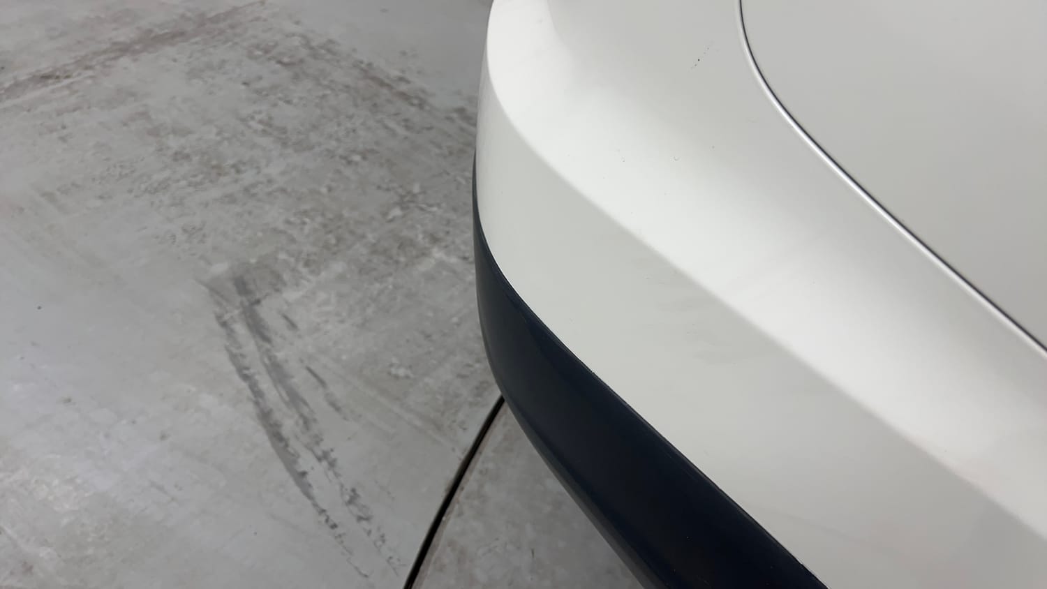 Used 2018 Tata Hexa XE 4x2 7 STR Diesel Manual dents MINOR SCRATCH