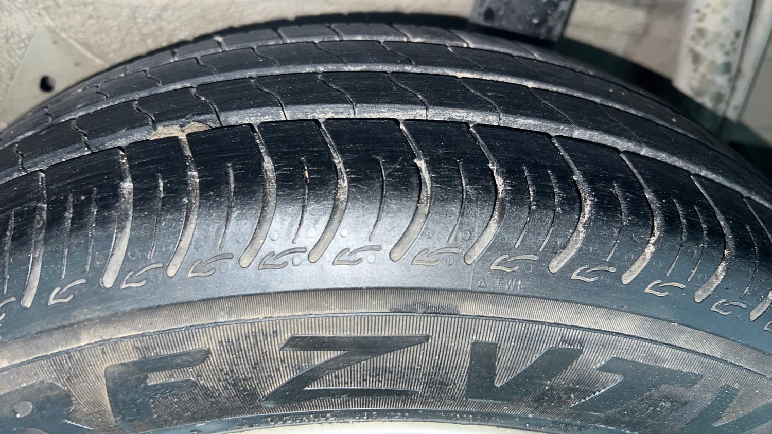 Used 2014 Maruti Suzuki Celerio VXi AMT Petrol Automatic tyres LEFT REAR TYRE TREAD VIEW