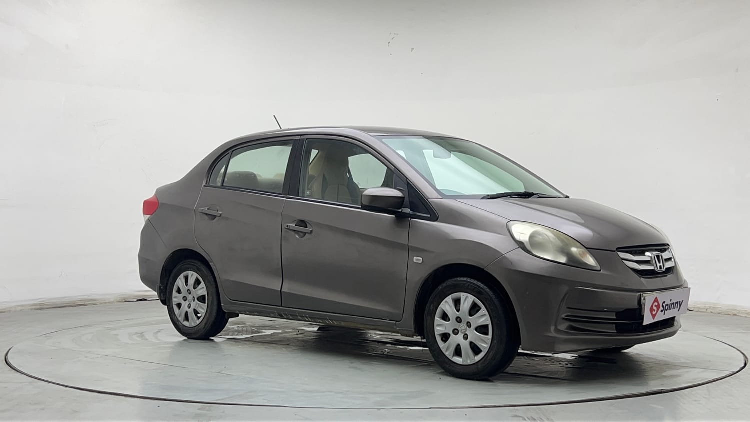 Used 2014 Honda Amaze 1.2 S i-VTEC Petrol Manual exterior RIGHT FRONT CORNER VIEW