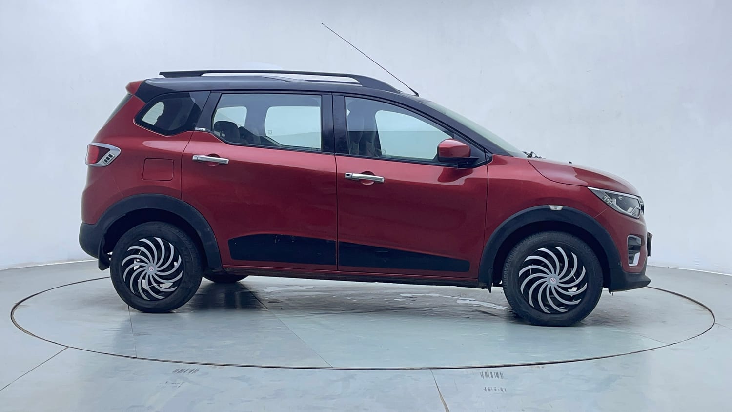Used 2020 Renault Triber RXZ Petrol Manual exterior RIGHT SIDE VIEW