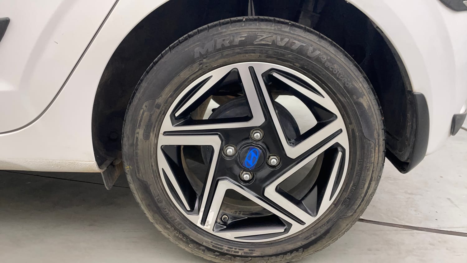 Used 2024 Hyundai Grand i10 Nios Asta 1.2 Kappa AMT Petrol Automatic tyres LEFT REAR TYRE RIM VIEW
